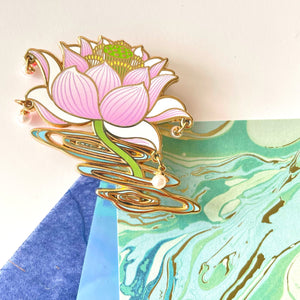 Lotus / Hasu • Mugen Floral Pin